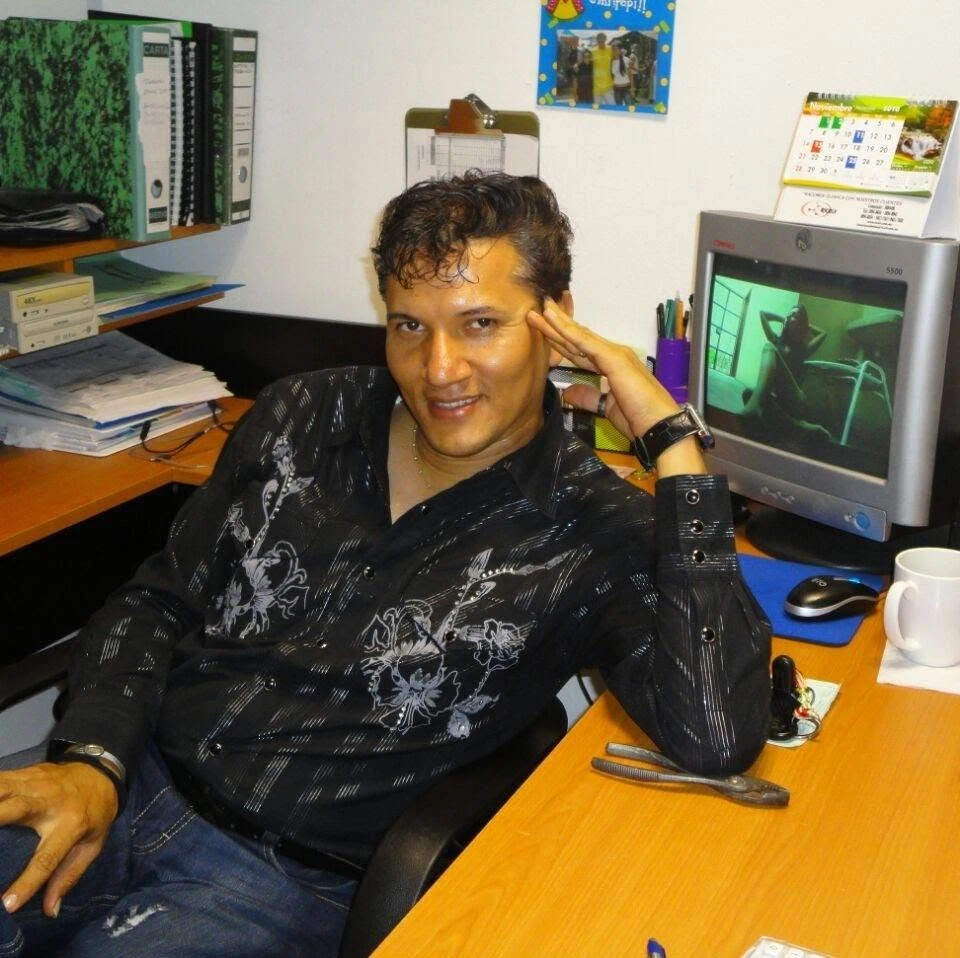 Retrato de Roberto Vela Rendón